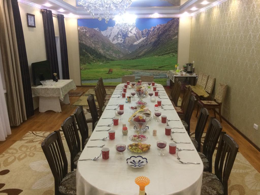 Guest House Mira Kochkor Buitenkant foto